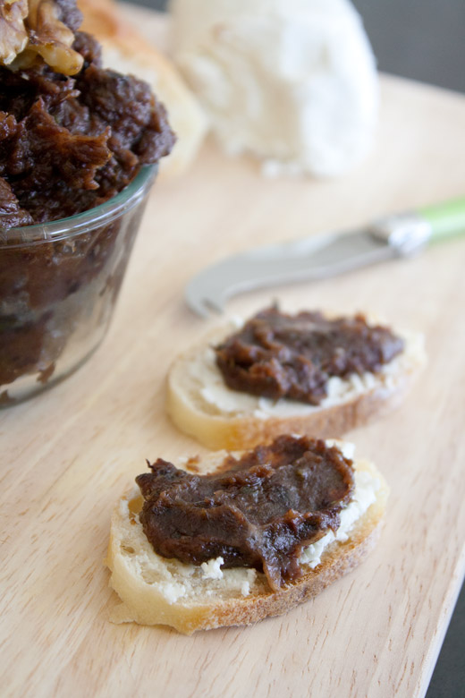 Olive-Date-Tapenade-3