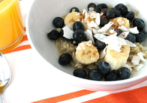 The Skinny Confidential's Blueberry Coconut Oatmeal 3