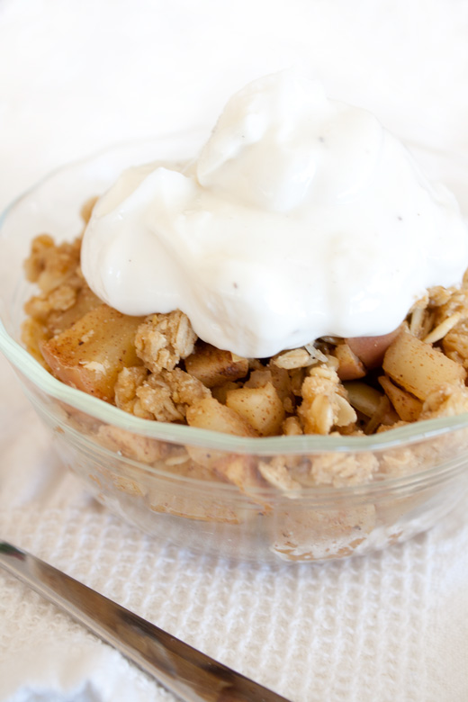Healthy-Apple-Crumble-for-One-3