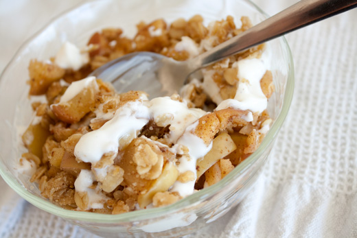 Healthy-Apple-Crumble-for-One-5