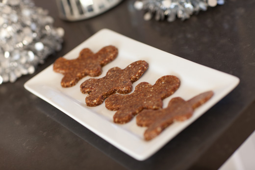 Raw-Gingerbread-Man-Cookies-9