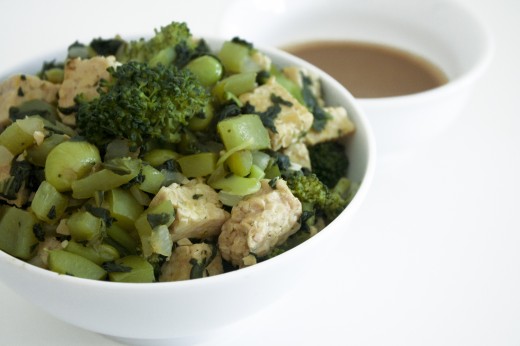 Tempeh with Green Vegetables and Peanut Sauce