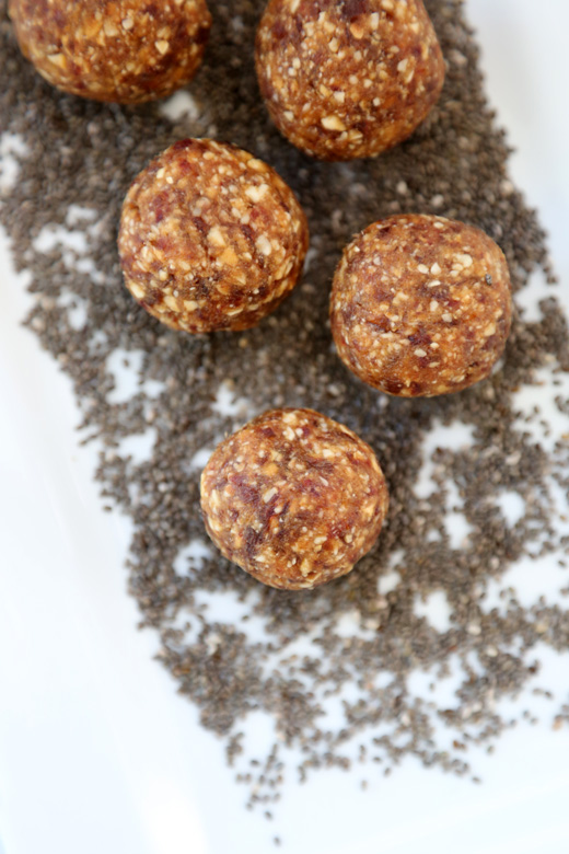 Crunchy-Chia-Energy-Bites-1