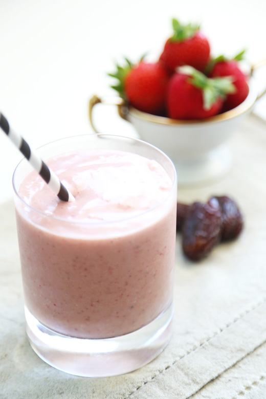 Peanut-Butter-and-Jelly-Medjool-Date-Smoothie-1
