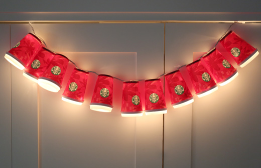 Starbucks-Holiday-Red-Cup-Christmas-Lights-DIY-12
